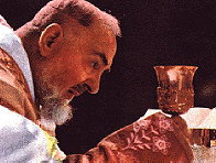 Szent Padre Pio mise közben